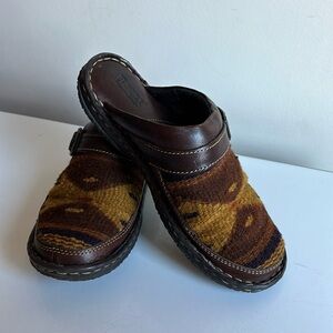 Born Southwestern Aztec Blanket Women’s Slides Slip-On Clogs Mules Size 8 / 39
